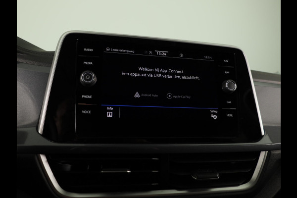 Volkswagen T-Roc 1.5 TSI Style 150 PK DSG | Panorama dak | Keyless entry/start | Matrix koplampen | Stoelverwarming | 18" LM velgen |