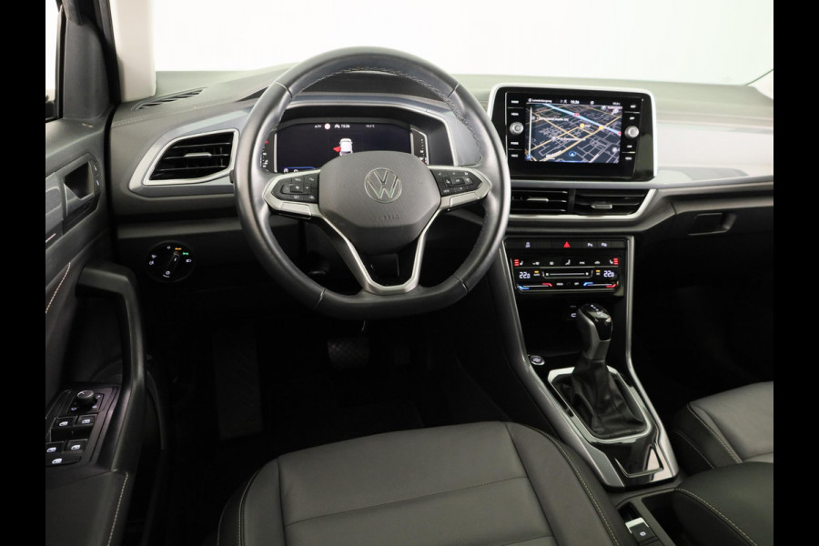 Volkswagen T-Roc 1.5 TSI Style 150 PK DSG | Panorama dak | Keyless entry/start | Matrix koplampen | Stoelverwarming | 18" LM velgen |