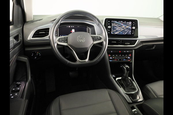 Volkswagen T-Roc 1.5 TSI Style 150 PK DSG | Panorama dak | Keyless entry/start | Matrix koplampen | Stoelverwarming | 18" LM velgen |