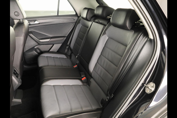 Volkswagen T-Roc 1.5 TSI Style 150 PK DSG | Panorama dak | Keyless entry/start | Matrix koplampen | Stoelverwarming | 18" LM velgen |