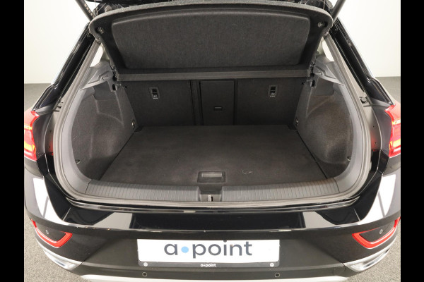 Volkswagen T-Roc 1.5 TSI Style 150 PK DSG | Panorama dak | Keyless entry/start | Matrix koplampen | Stoelverwarming | 18" LM velgen |