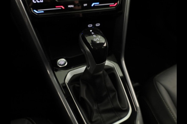 Volkswagen T-Roc 1.5 TSI Style 150 PK DSG | Panorama dak | Keyless entry/start | Matrix koplampen | Stoelverwarming | 18" LM velgen |