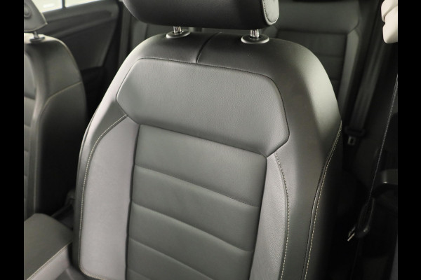 Volkswagen T-Roc 1.5 TSI Style 150 PK DSG | Panorama dak | Keyless entry/start | Matrix koplampen | Stoelverwarming | 18" LM velgen |