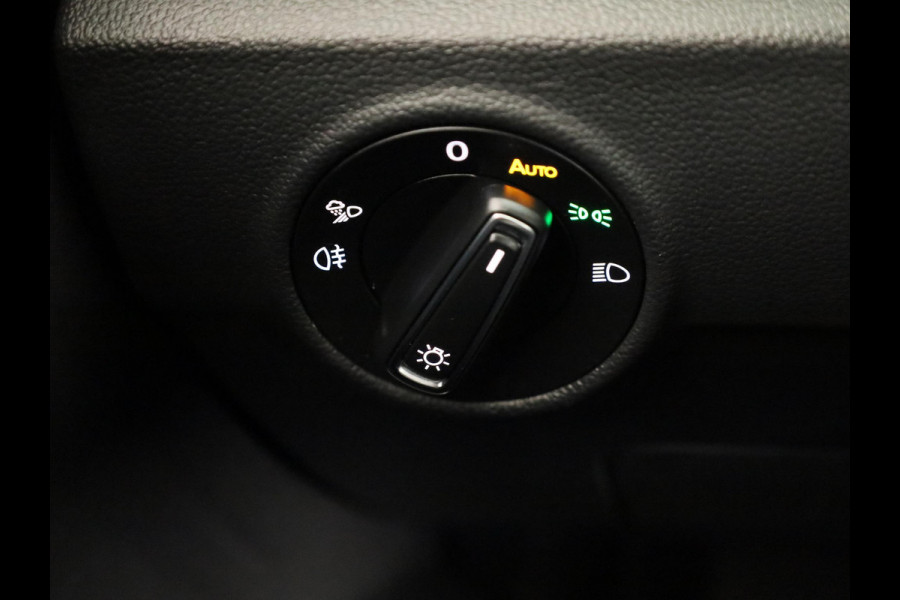 Volkswagen T-Roc 1.5 TSI Style 150 PK DSG | Panorama dak | Keyless entry/start | Matrix koplampen | Stoelverwarming | 18" LM velgen |