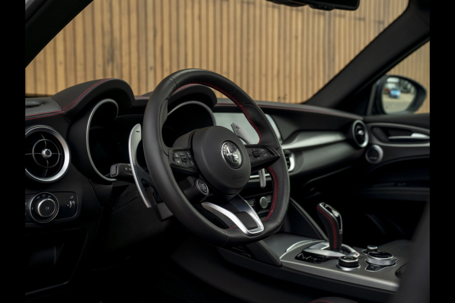Alfa Romeo Stelvio 2.0T GME AWD Competizione 280pk | Pano-dak | Harman/Kardon | 21 inch | Lederen dash.