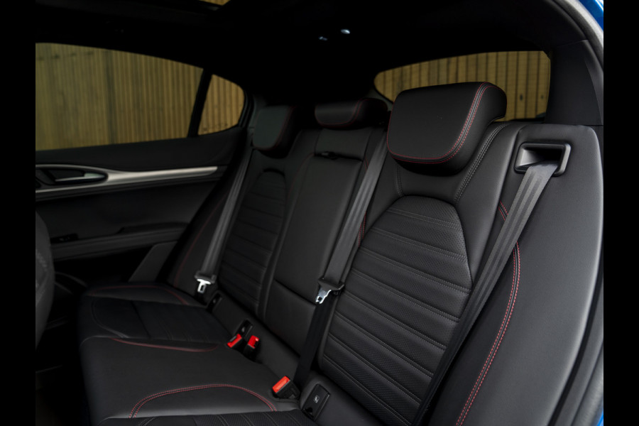Alfa Romeo Stelvio 2.0T GME AWD Competizione 280pk | Pano-dak | Harman/Kardon | 21 inch | Lederen dash.