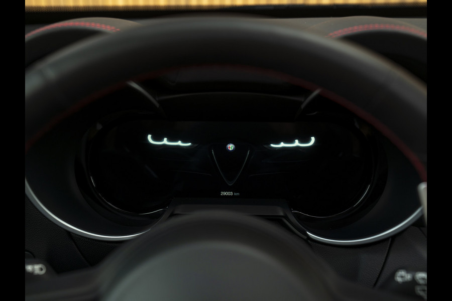 Alfa Romeo Stelvio 2.0T GME AWD Competizione 280pk | Pano-dak | Harman/Kardon | 21 inch | Lederen dash.