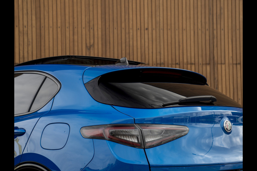 Alfa Romeo Stelvio 2.0T GME AWD Competizione 280pk | Pano-dak | Harman/Kardon | 21 inch | Lederen dash.