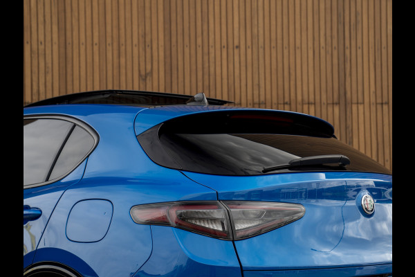 Alfa Romeo Stelvio 2.0T GME AWD Competizione 280pk | Pano-dak | Harman/Kardon | 21 inch | Lederen dash.