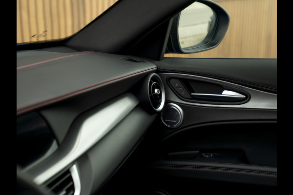 Alfa Romeo Stelvio 2.0T GME AWD Competizione 280pk | Pano-dak | Harman/Kardon | 21 inch | Lederen dash.