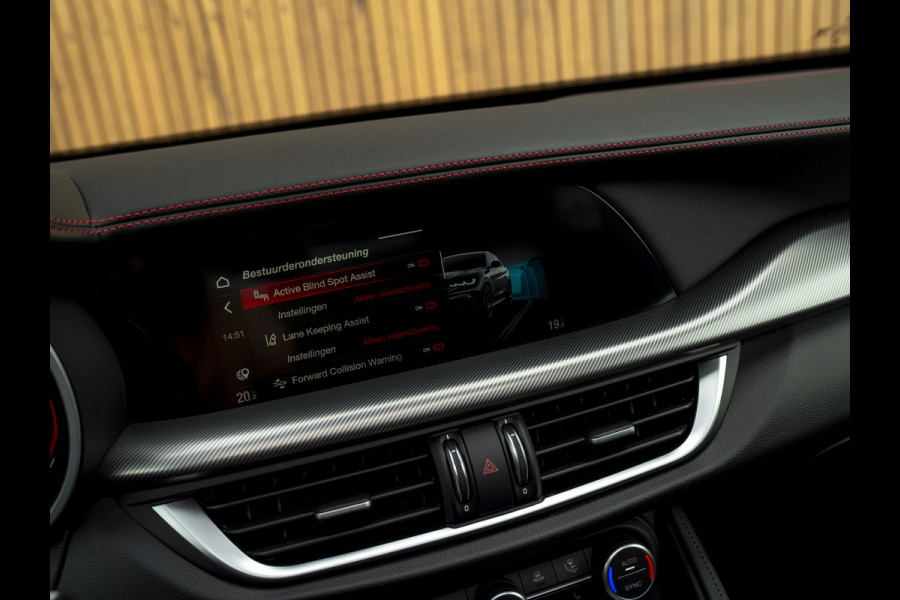 Alfa Romeo Stelvio 2.0T GME AWD Competizione 280pk | Pano-dak | Harman/Kardon | 21 inch | Lederen dash.