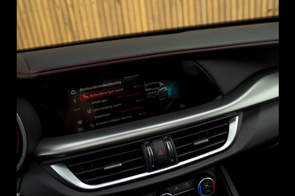 Alfa Romeo Stelvio 2.0T GME AWD Competizione 280pk | Pano-dak | Harman/Kardon | 21 inch | Lederen dash.