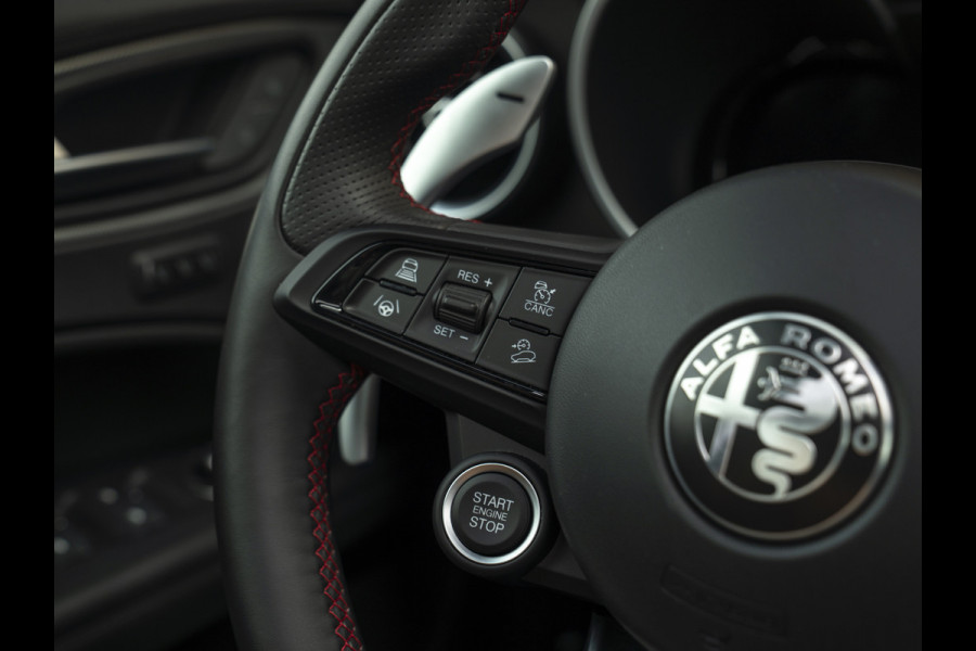 Alfa Romeo Stelvio 2.0T GME AWD Competizione 280pk | Pano-dak | Harman/Kardon | 21 inch | Lederen dash.