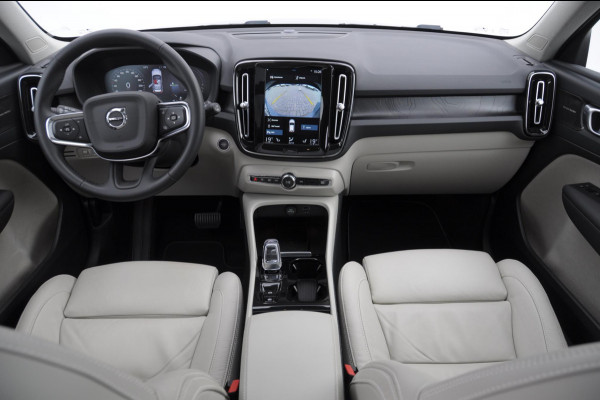 Volvo XC40 T4 211PK Automaat Ultimate Bright / Panoramadak/ Elektrische stoelen met geheugen/ Elektrische achterklep/ Parkeersensoren met 360 Camera/ Stoel en stuurwielverwarming/ Mistlampen/ Luxe bekleding/ /19" Velgen/ Harman kardon audio/ Apple carplay