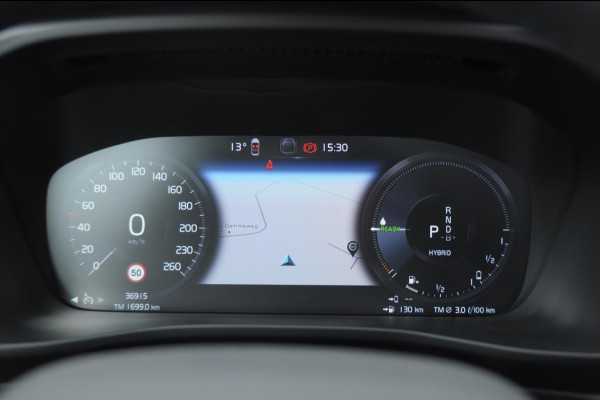 Volvo XC40 T4 211PK Automaat Ultimate Bright / Panoramadak/ Elektrische stoelen met geheugen/ Elektrische achterklep/ Parkeersensoren met 360 Camera/ Stoel en stuurwielverwarming/ Mistlampen/ Luxe bekleding/ /19" Velgen/ Harman kardon audio/ Apple carplay