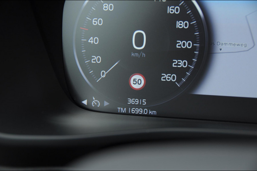 Volvo XC40 T4 211PK Automaat Ultimate Bright / Panoramadak/ Elektrische stoelen met geheugen/ Elektrische achterklep/ Parkeersensoren met 360 Camera/ Stoel en stuurwielverwarming/ Mistlampen/ Luxe bekleding/ /19" Velgen/ Harman kardon audio/ Apple carplay