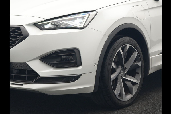 Seat Tarraco 1.4 TSI e-Hybrid FR PHEV 245pk Dealer O.H. | Trekhaak Af Fabriek | Adaptive Cruise | 360 Camera | Sportstoelen Memory & Verwarmd | Stuur Verwarmd | Keyless | Blis | 20"L.M | Apple Carplay | Navigatie | DAB | Plug In Hybrid |