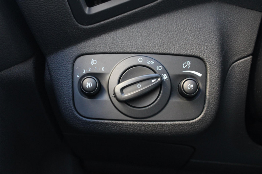 Ford Grand C-Max 1.0 Titanium 125pk | Trekhaak | Sensoren Voor & Achter | verwarmd voorruit