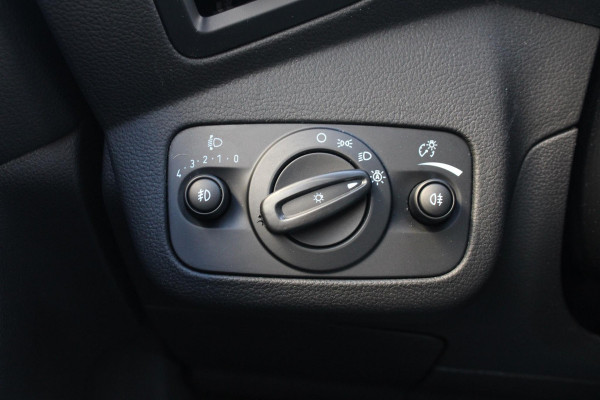 Ford Grand C-Max 1.0 Titanium 125pk | Trekhaak | Sensoren Voor & Achter | verwarmd voorruit