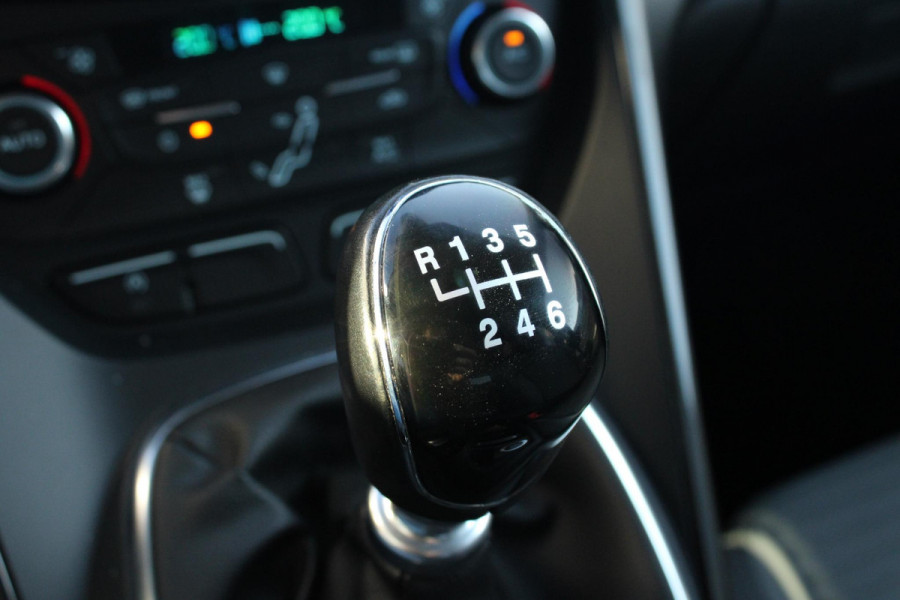 Ford Grand C-Max 1.0 Titanium 125pk | Trekhaak | Sensoren Voor & Achter | verwarmd voorruit