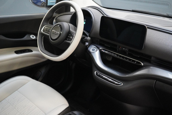 Fiat 500 La Prima 42 kWh | SoH 100% | Panoramadak | Leder | Navigatie | Carplay | Lm velgen | Blind-Spot