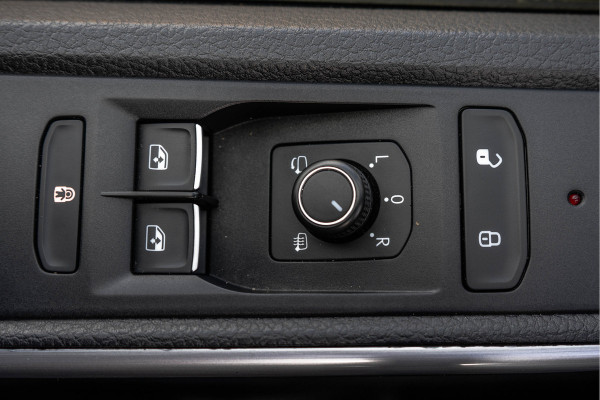 Volkswagen Transporter T6.1 2.0 TDI L2H1 | DC | Bulli | 200PK | Leder | Carplay | Virtual | Adapt Cruise