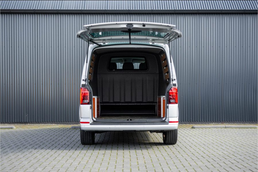 Volkswagen Transporter T6.1 2.0 TDI L2H1 | DC | Bulli | 200PK | Leder | Carplay | Virtual | Adapt Cruise