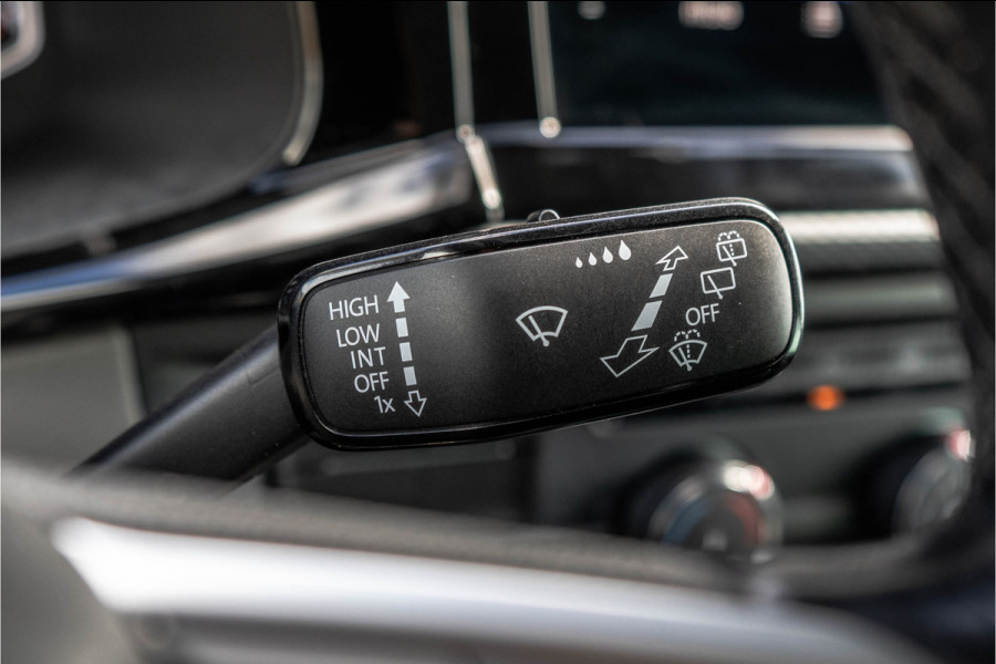 Volkswagen Transporter T6.1 2.0 TDI L2H1 | DC | Bulli | 200PK | Leder | Carplay | Virtual | Adapt Cruise