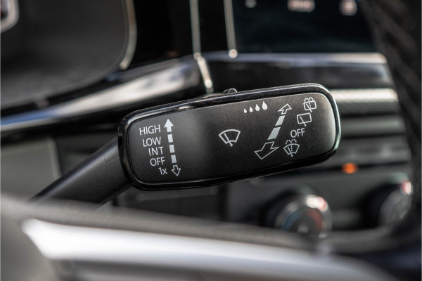 Volkswagen Transporter T6.1 2.0 TDI L2H1 | DC | Bulli | 200PK | Leder | Carplay | Virtual | Adapt Cruise