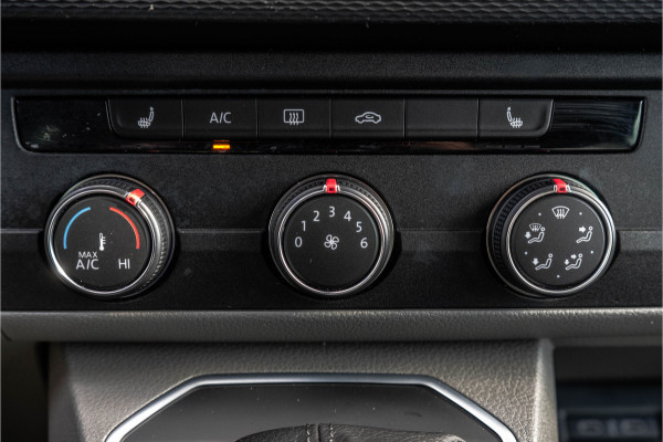 Volkswagen Transporter T6.1 2.0 TDI L2H1 | DC | Bulli | 200PK | Leder | Carplay | Virtual | Adapt Cruise