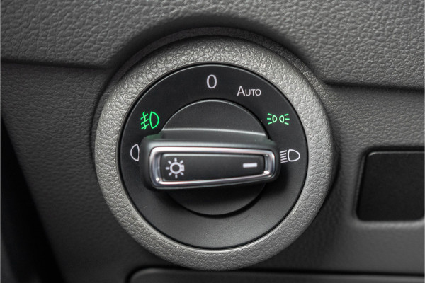 Volkswagen Transporter T6.1 2.0 TDI L2H1 | DC | Bulli | 200PK | Leder | Carplay | Virtual | Adapt Cruise