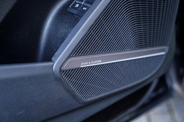 Audi Q5 Sportback 55 TFSI e Quattro | 2 x S-line | RS Zetels | Panorama | Luchtvering | Camera | Audi Drive Select | Apple Carplay