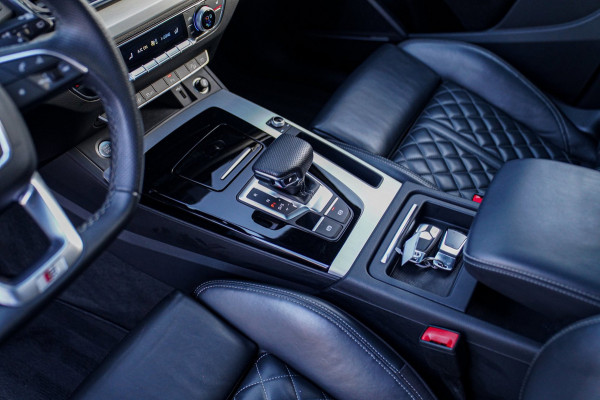 Audi Q5 Sportback 55 TFSI e Quattro | 2 x S-line | RS Zetels | Panorama | Luchtvering | Camera | Audi Drive Select | Apple Carplay