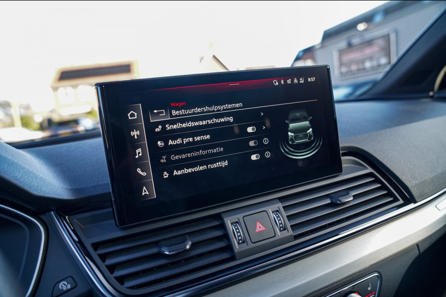 Audi Q5 Sportback 55 TFSI e Quattro | 2 x S-line | RS Zetels | Panorama | Luchtvering | Camera | Audi Drive Select | Apple Carplay