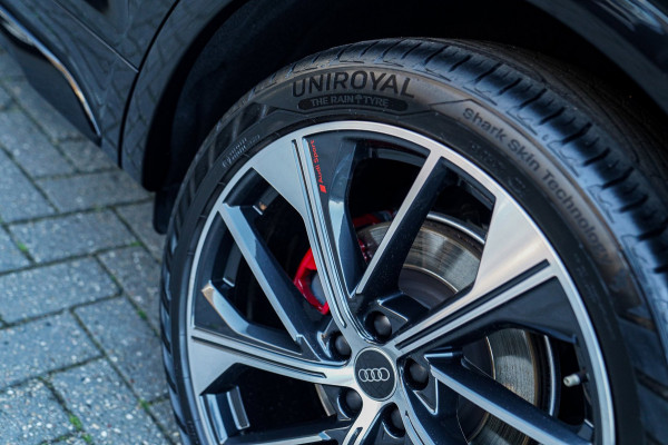 Audi Q5 Sportback 55 TFSI e Quattro | 2 x S-line | RS Zetels | Panorama | Luchtvering | Camera | Audi Drive Select | Apple Carplay