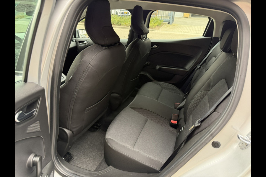 Renault Clio 1.0 TCe / Navigatie / Apple CarPlay - Android / 1e Eigenaar / ALL-Season banden / Cruise Control / PDC met optische w