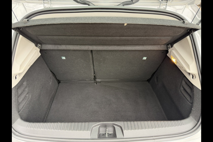 Renault Clio 1.0 TCe / Navigatie / Apple CarPlay - Android / 1e Eigenaar / ALL-Season banden / Cruise Control / PDC met optische w