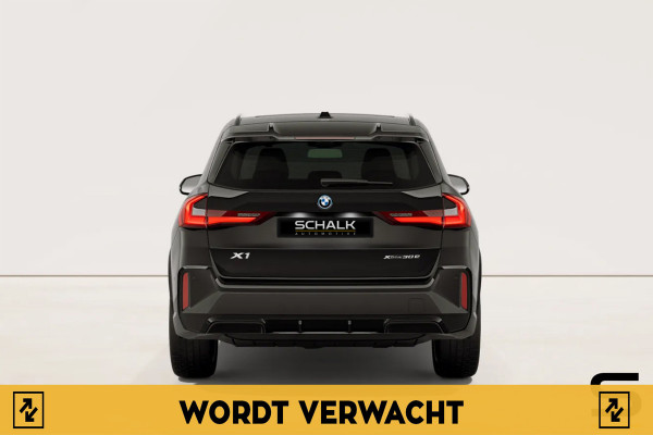 BMW X1 XDrive30e|M-sportpakket|Pano|Cam|Leder|Sportstoelen