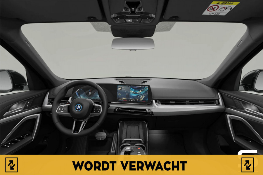 BMW X1 XDrive30e|M-sportpakket|Pano|Cam|Leder|Sportstoelen