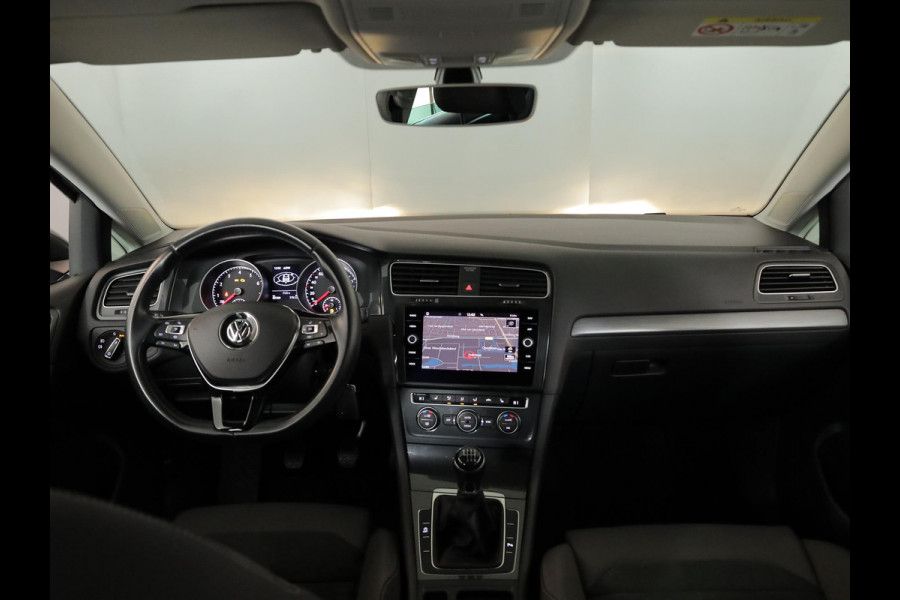 Volkswagen Golf 1.5 TSI Comfortline Business 130pk 6bak| navi| LM-velgen| Parksensors| verwarmde voorstoelen
