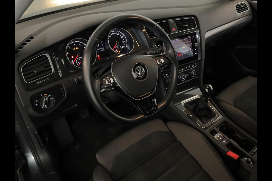 Volkswagen Golf 1.5 TSI Comfortline Business 130pk 6bak| navi| LM-velgen| Parksensors| verwarmde voorstoelen