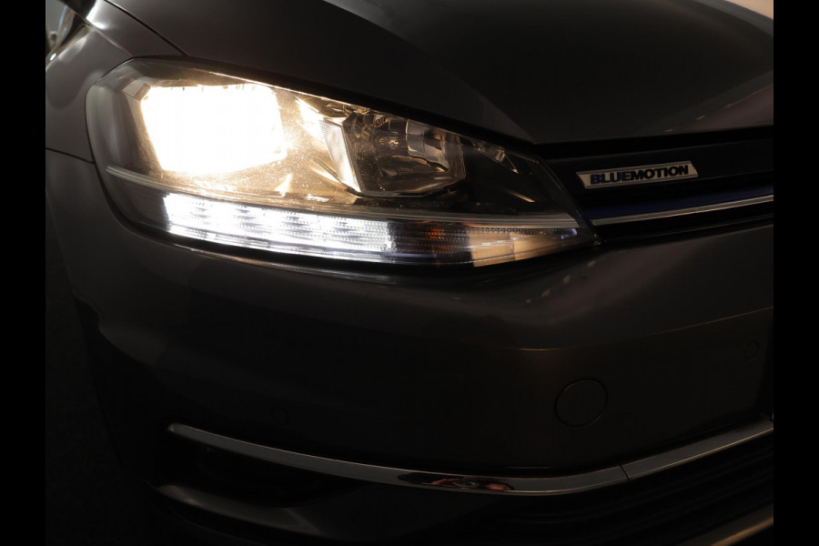 Volkswagen Golf 1.5 TSI Comfortline Business 130pk 6bak| navi| LM-velgen| Parksensors| verwarmde voorstoelen