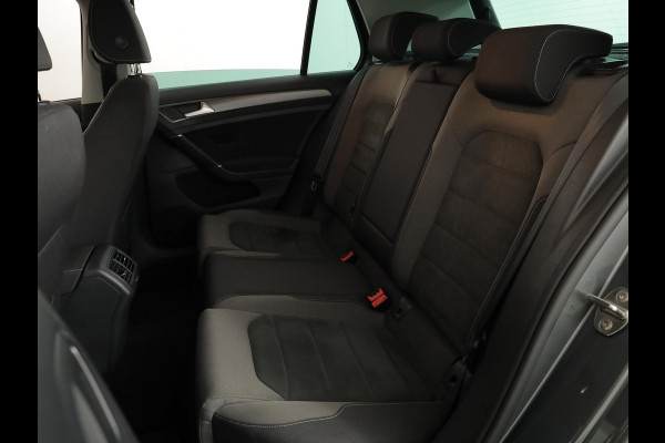 Volkswagen Golf 1.5 TSI Comfortline Business 130pk 6bak| navi| LM-velgen| Parksensors| verwarmde voorstoelen