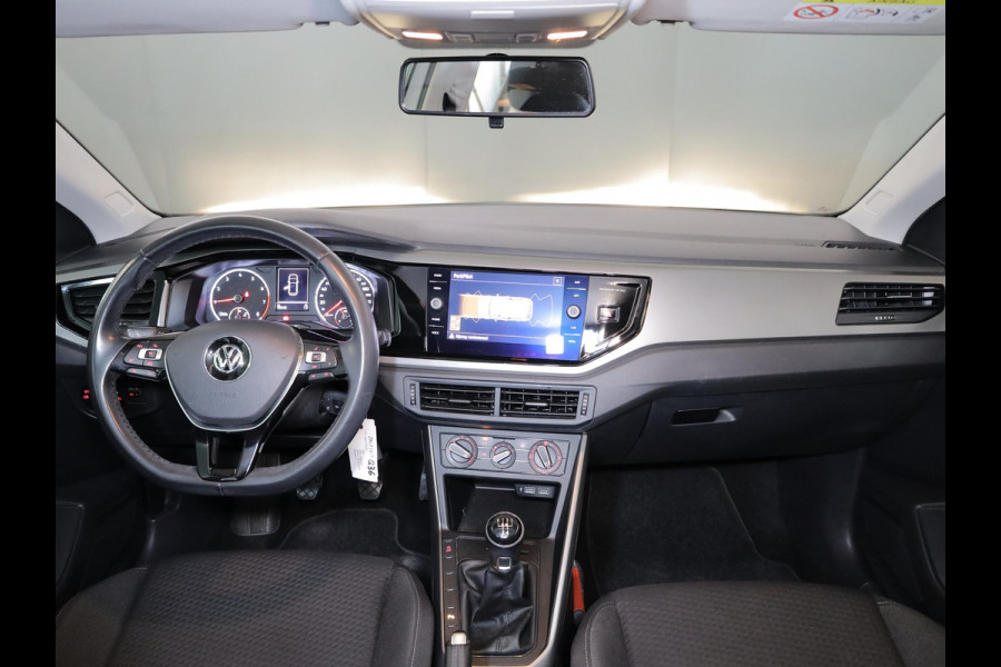Volkswagen Polo 1.0 TSI Comfortline 95 pk | Navigatie | Parkeersensoren | Adaptieve cruise control | Apple Carplay/Android Auto |