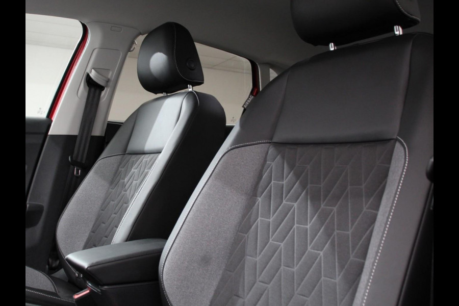 Volkswagen Polo 1.0 TSI Life DSG Goal | Navigatie | Apple Carplay/Android Auto | Climate Control | Parkeer sensoren | digitaal dashboard | Adaptive Cruise Control | Stoelverwarming
