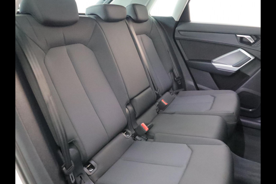 Audi Q3 35 TFSI Business Edition 150pk S-tronic | 18'LM-velgen| Navigatie | verwarmde voorstoelen | Adaptive cruise controle