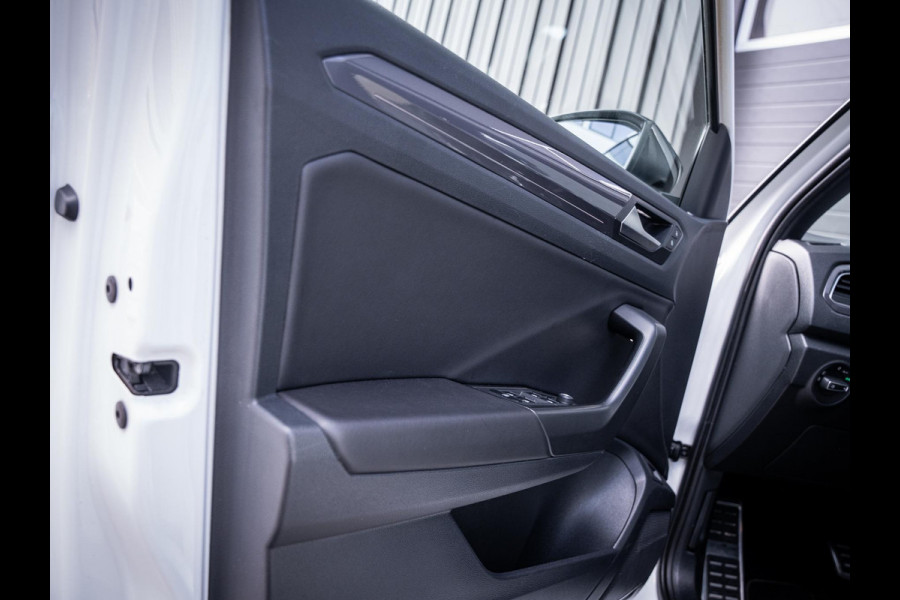 Volkswagen T-Roc 1.5 TSI Sport Business R - 3x R-Line l Pano l Beats l ACC l Auto Carplay