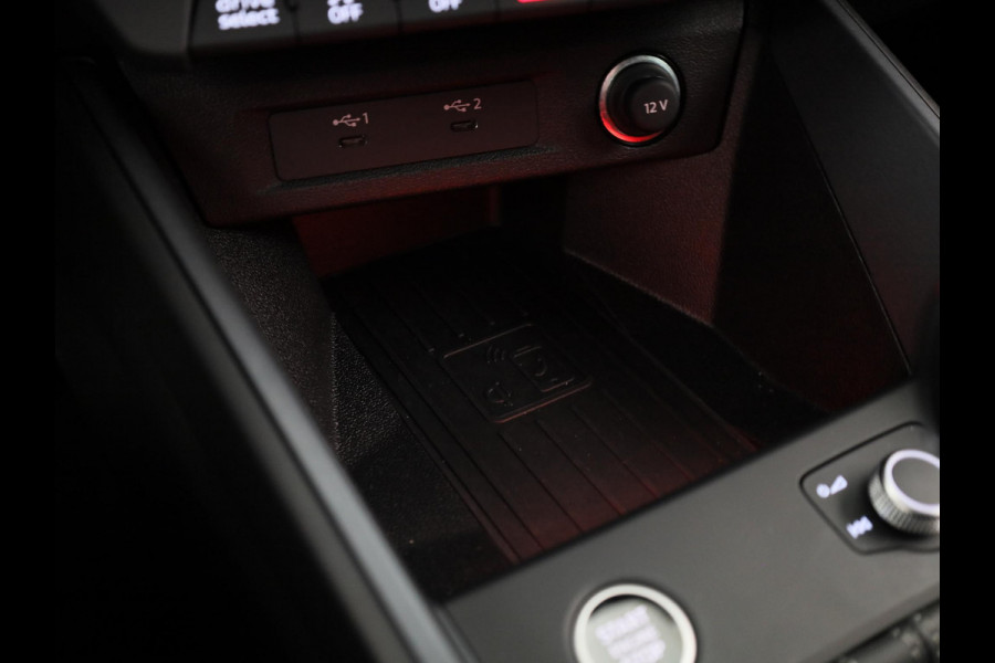 Audi A1 Sportback 40 TFSI S Line 207pk | Led koplampen | 18 inch Lichtmetalen velgen | Sportstoelen | Stoelverwarming | Navigatie
