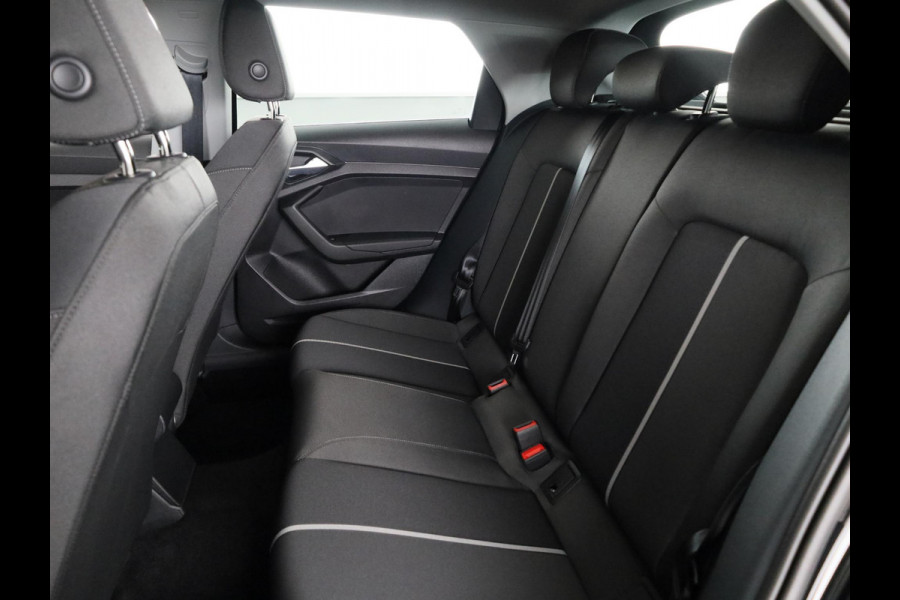 Audi A1 Sportback 25 TFSI Advanced edition 95pk | Parkeerhulp plus | Automatische airco | Navigatie via App | 17 inch lichtmetalen velgen | Dak in contrast kleur