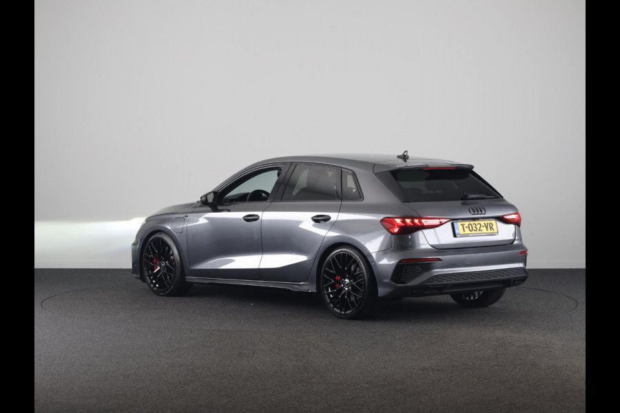 Audi A3 Sportback 45 TFSI e S edition Competition 245pk | Navigatie | Parkeercamera | Adaptieve cruise controle | Stoelverwarming